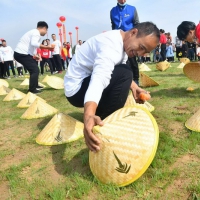 體育扶貧助力鄉(xiāng)村振興 | 農(nóng)民健身大會(huì) 歡樂送到田間