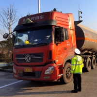 中秋假期 這類車輛禁止上高速