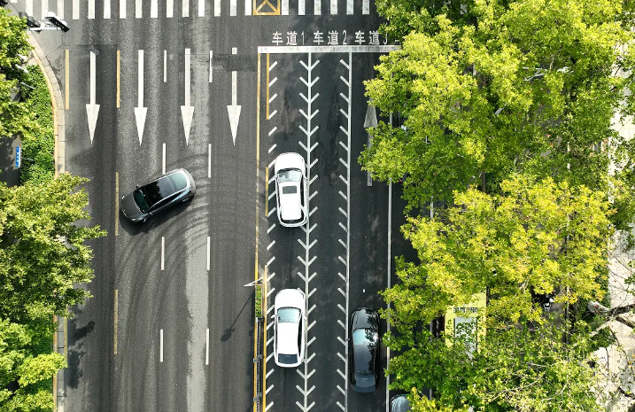 鄭州首個(gè)多車道“可變車道”落地金水路經(jīng)二路