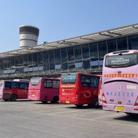 國慶長(zhǎng)假三股客流疊加 這些線路車票緊張