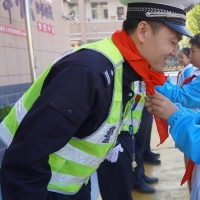 警徽閃耀校園 共筑安全防線